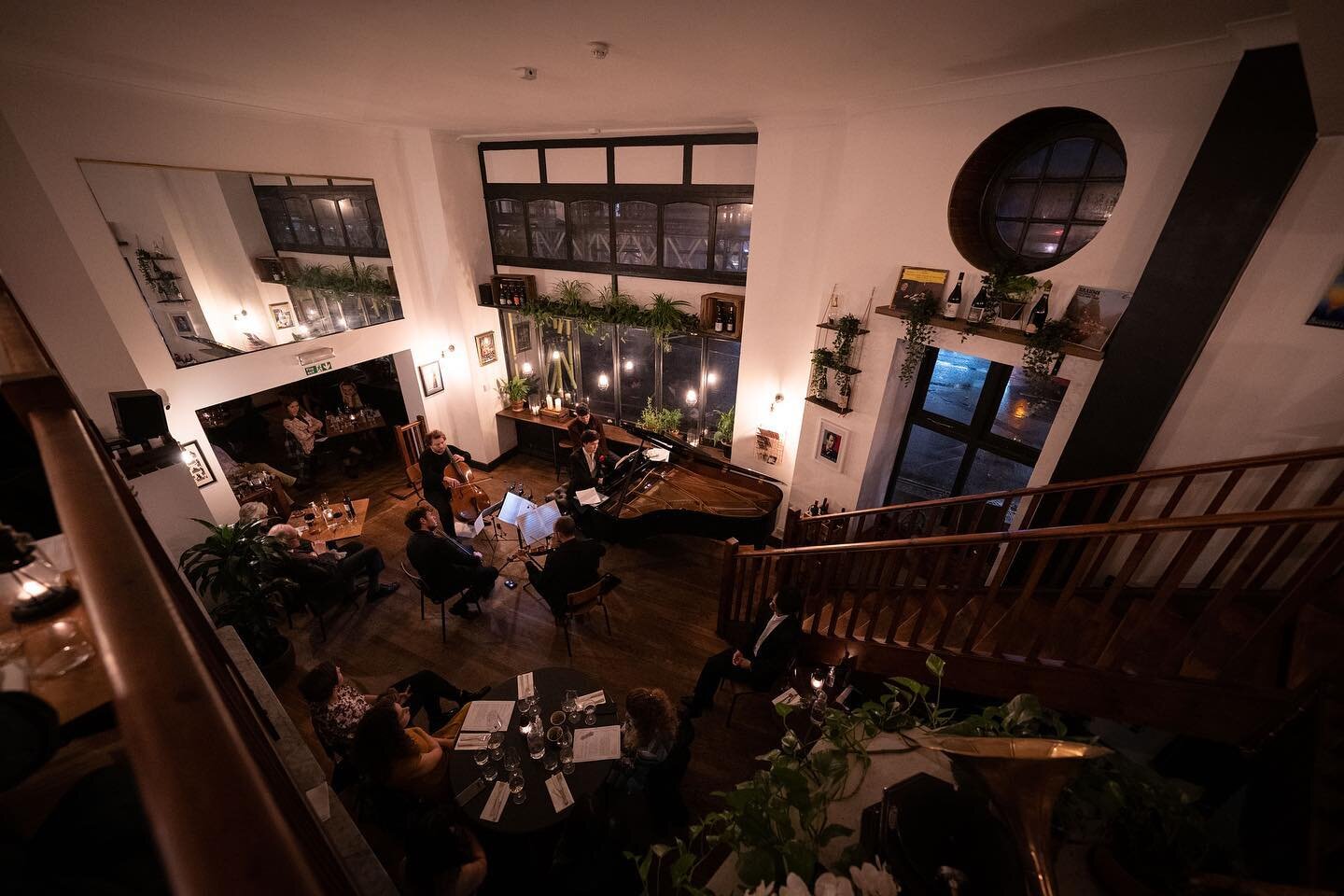 Hotel Background Music Tips: Elevate Your Guest Experience