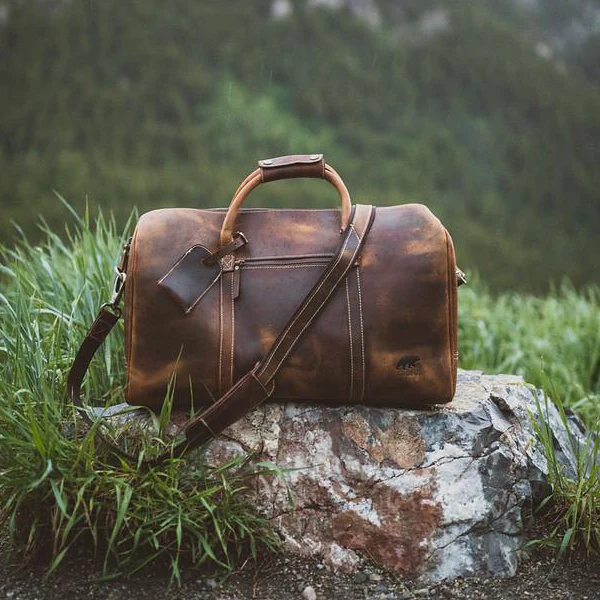 The Best Leather Weekender Bags For Stylish Travelers